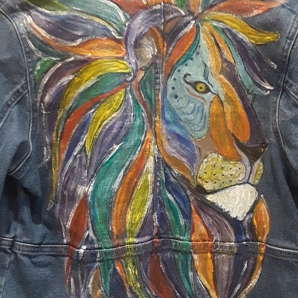 Women's handpainted lion denim jacket - Picture 1 of 5